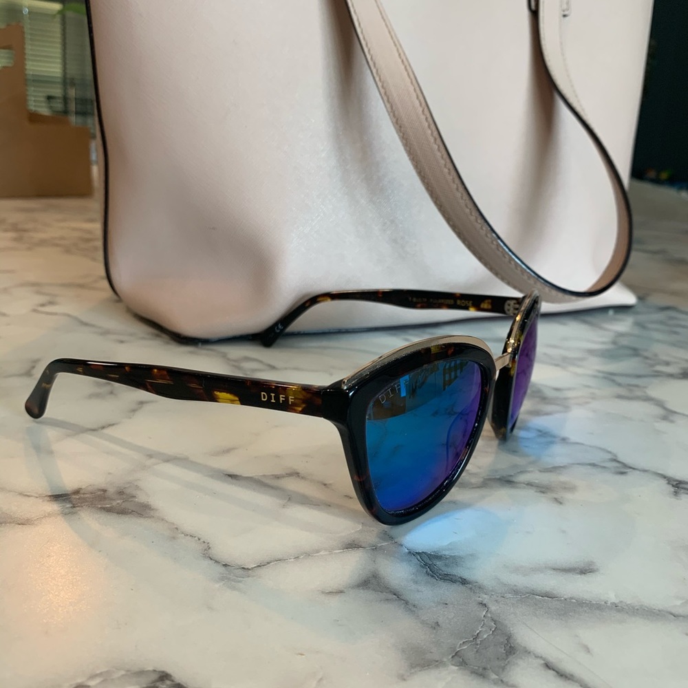 TORTOISE Diff eyewear blue lenses